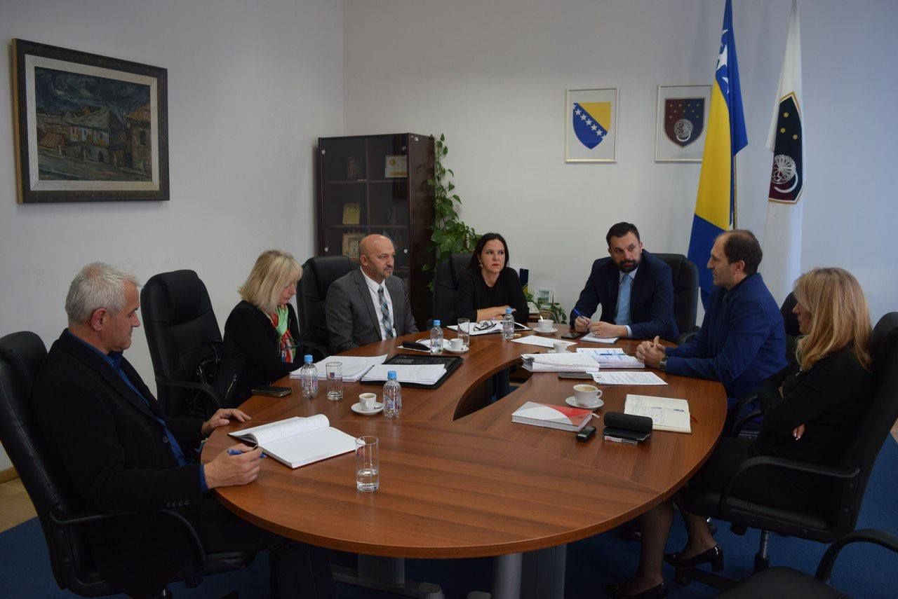 Sastanak članova Vlade KS I Sindikata Državnih Službenika I Namještenika U FBiH