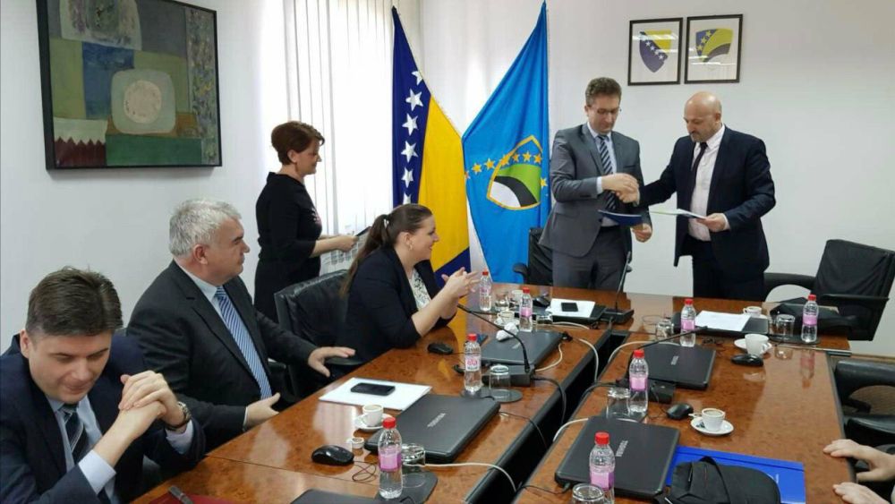 Potpisan Sporazum O Produženju Važenja Kolektivnog Ugovora Za Tuzlanski Kanton