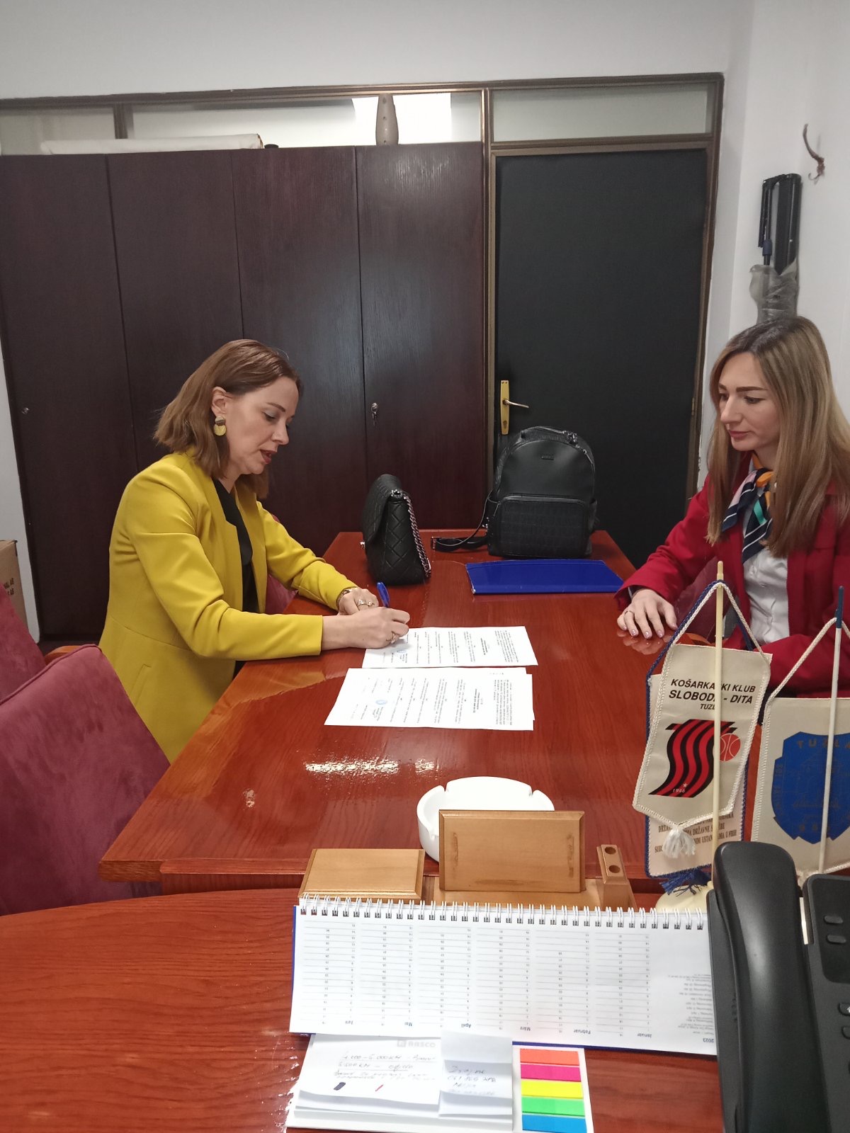 Potpisan Pristup Kolektivnom Ugovoru JU Za Socijalni Rad Grada Tuzle