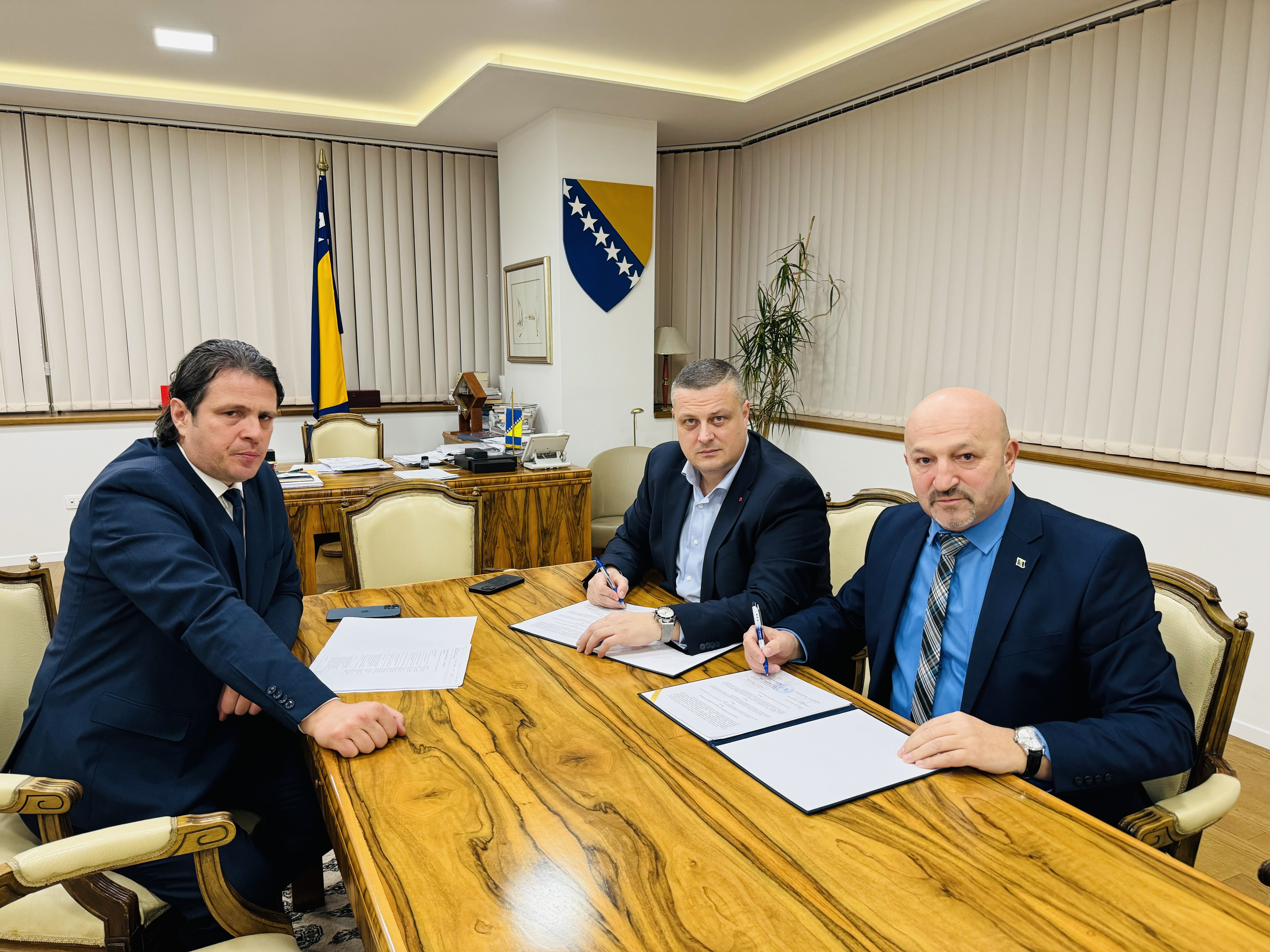 Osnovica Za 2024.godinu Je 425,00 KM Bod 1,00 Za Federalni Nivo Uposlenika