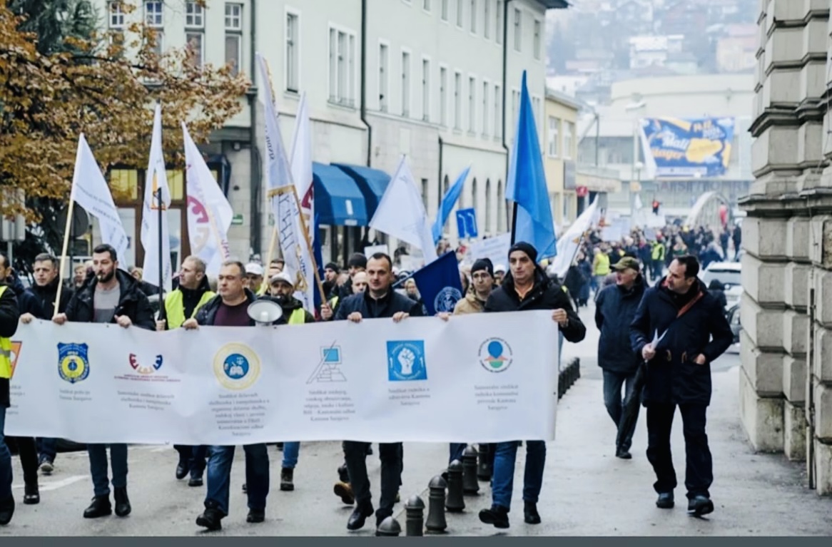 Protesti Ispred Vlade Kantona Sarajevo