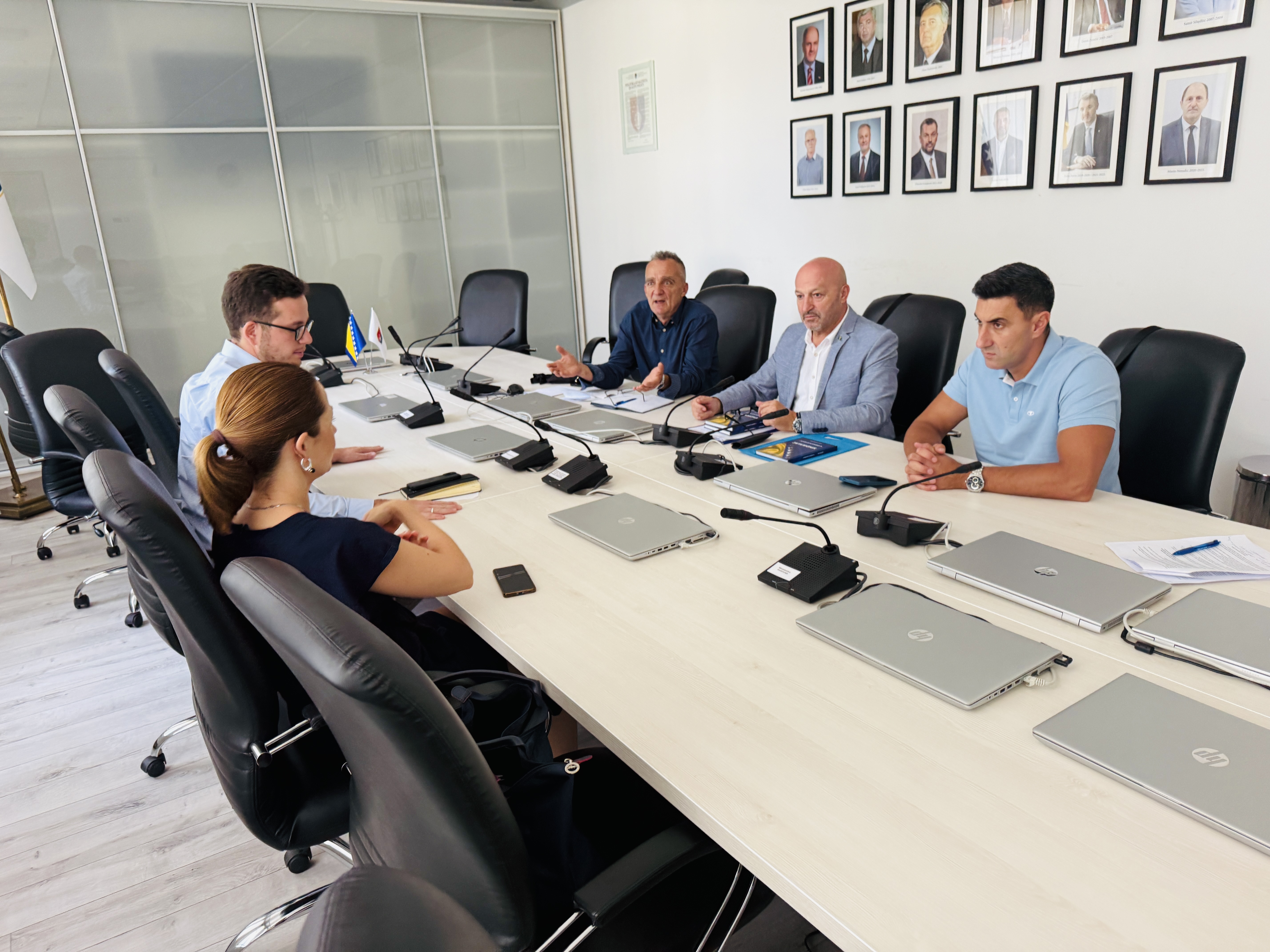 Održan Sastanak Sa Premijerom I Ministricom Pravde I Uprave Kantona Sarajevo