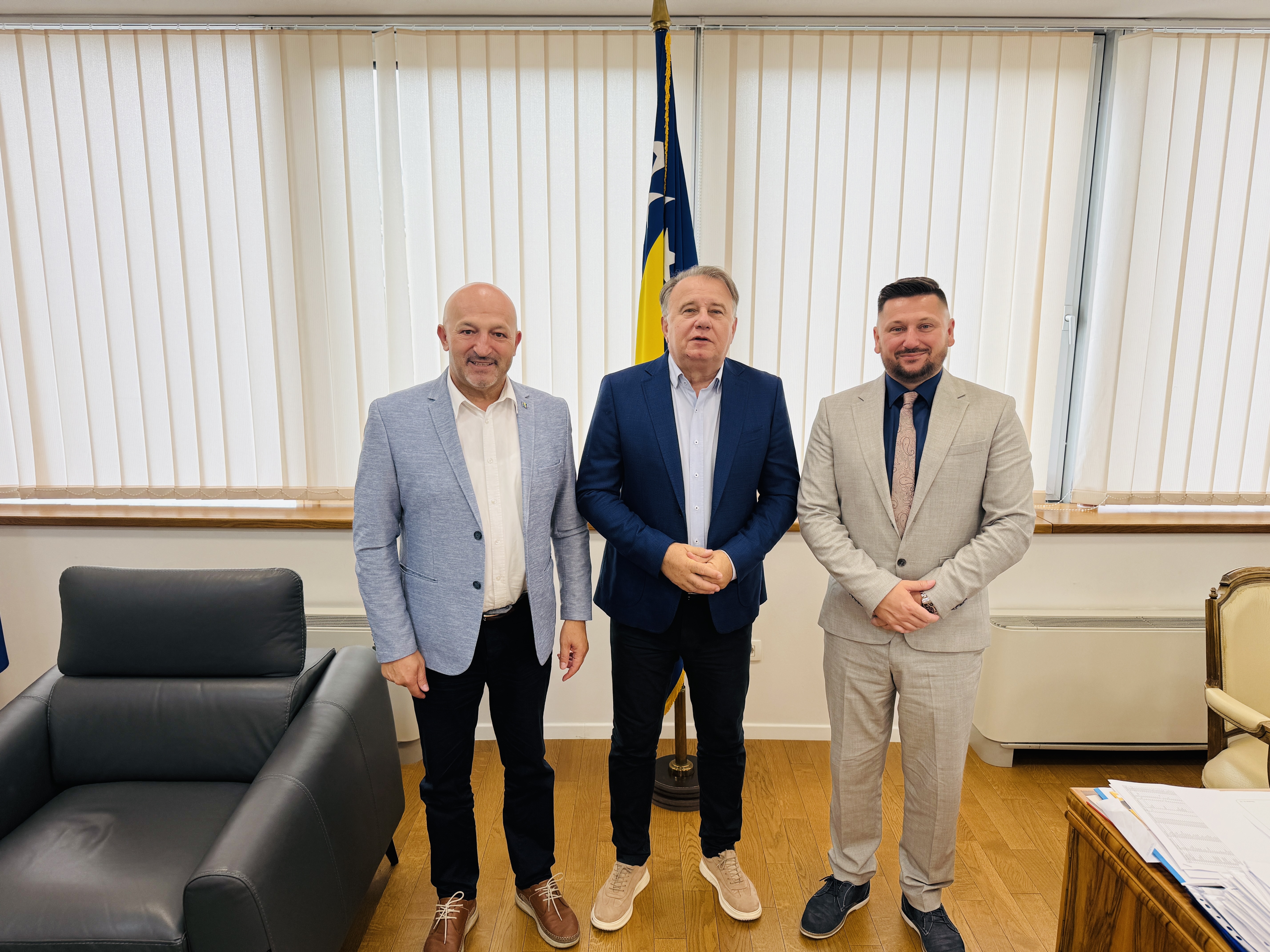 Održan Sastanak U Vladi FBiH O Poboljšanju Statusa Uposlenih U Poreznoj Upravi FBiH