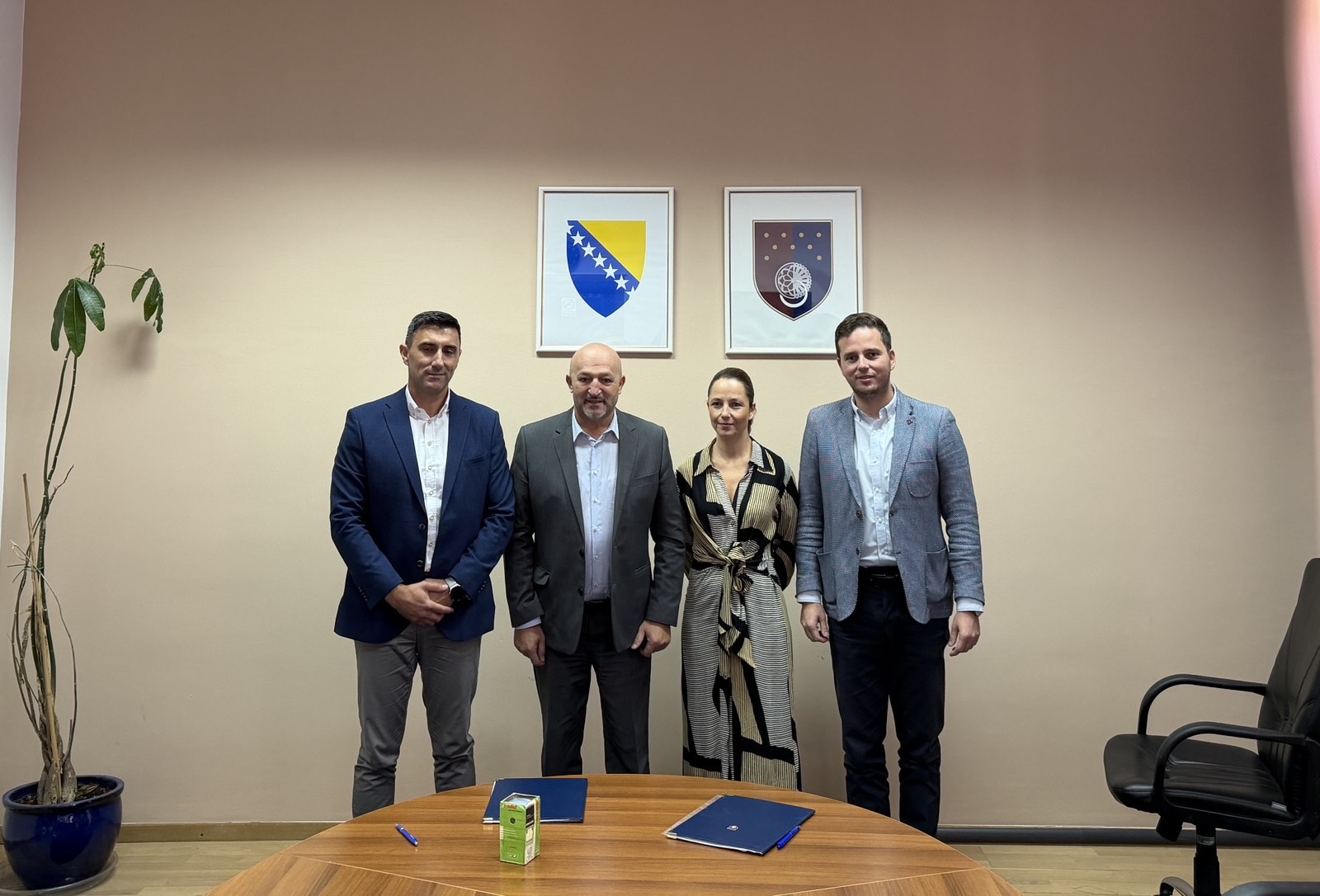 Potpisan Aneks Kolektivnog Ugovora U Vladi KS